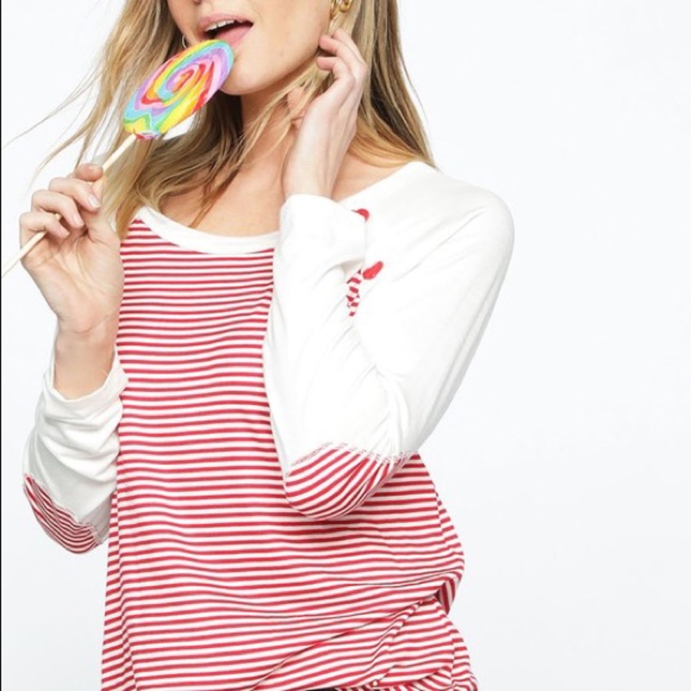 Cute as a Button Top in black - Picture 6 of 8